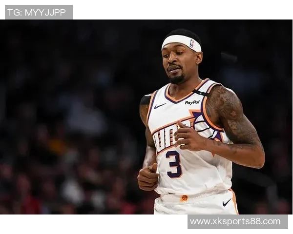 比尔首场比赛表现出色9投6中贡献12分2篮板1抢断1盖帽正负值5展现实力